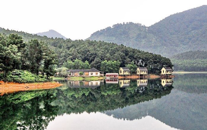 Khu du lịch sinh thái Hồ Trại Tiểu thu hút rất nhiều du khách